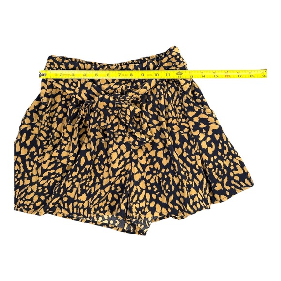 Timing Leopard Print Shorts Tie Waist Smocked Back Women's Size Small‎ - Picture 3 of 4